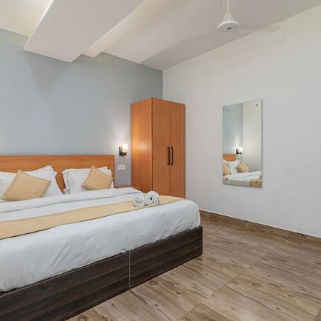 Hotel De Luxe Basai Road Gurgaon Dış mekan fotoğraf