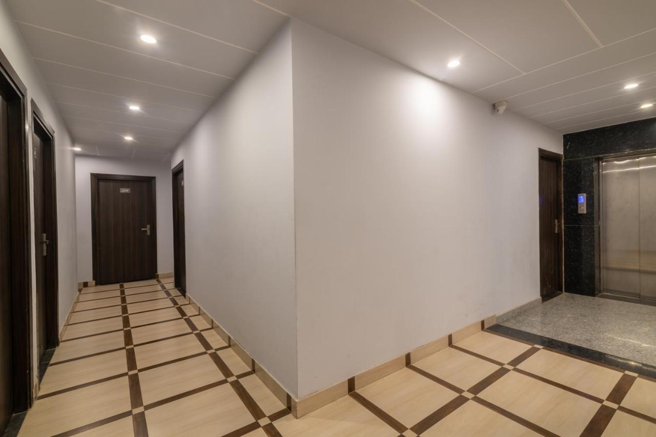 Hotel De Luxe Basai Road Gurgaon Dış mekan fotoğraf
