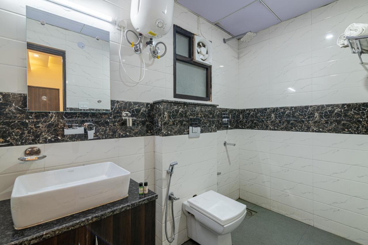 Hotel De Luxe Basai Road Gurgaon Dış mekan fotoğraf
