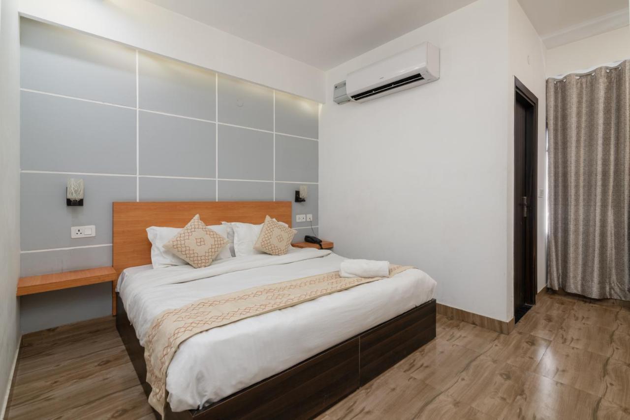 Hotel De Luxe Basai Road Gurgaon Dış mekan fotoğraf