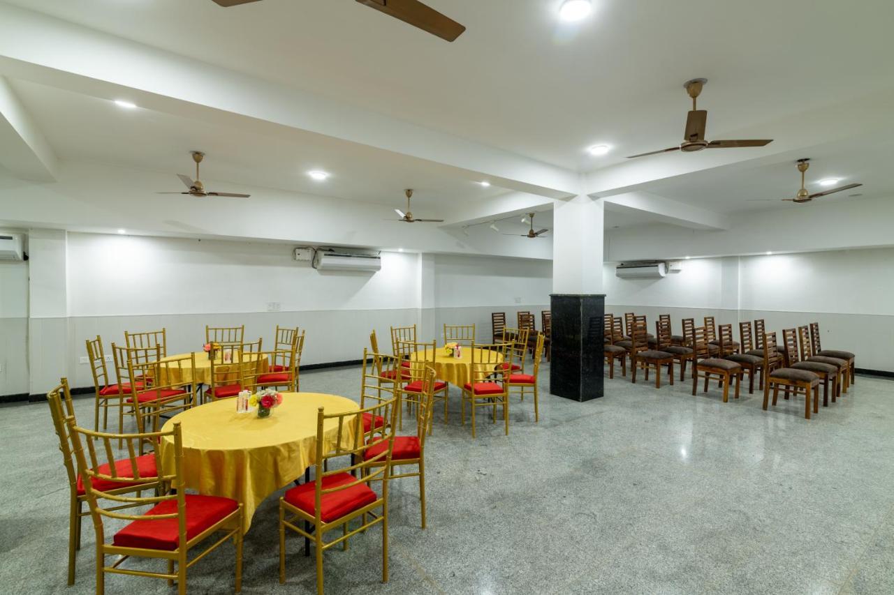 Hotel De Luxe Basai Road Gurgaon Dış mekan fotoğraf